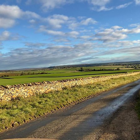 Valley View Farm Holiday Cottages ヘルムスリー エクステリア 写真