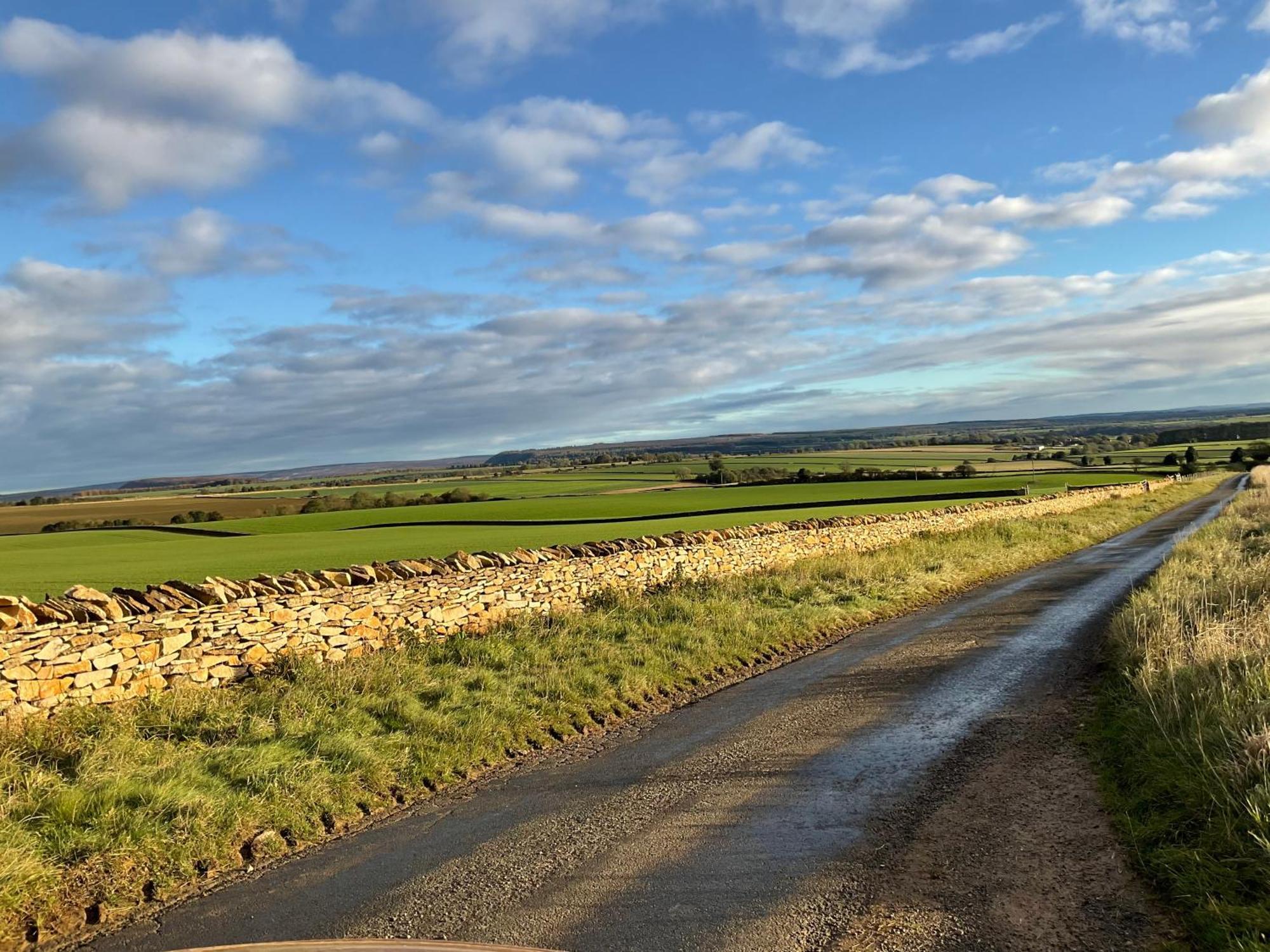 Valley View Farm Holiday Cottages ヘルムスリー エクステリア 写真