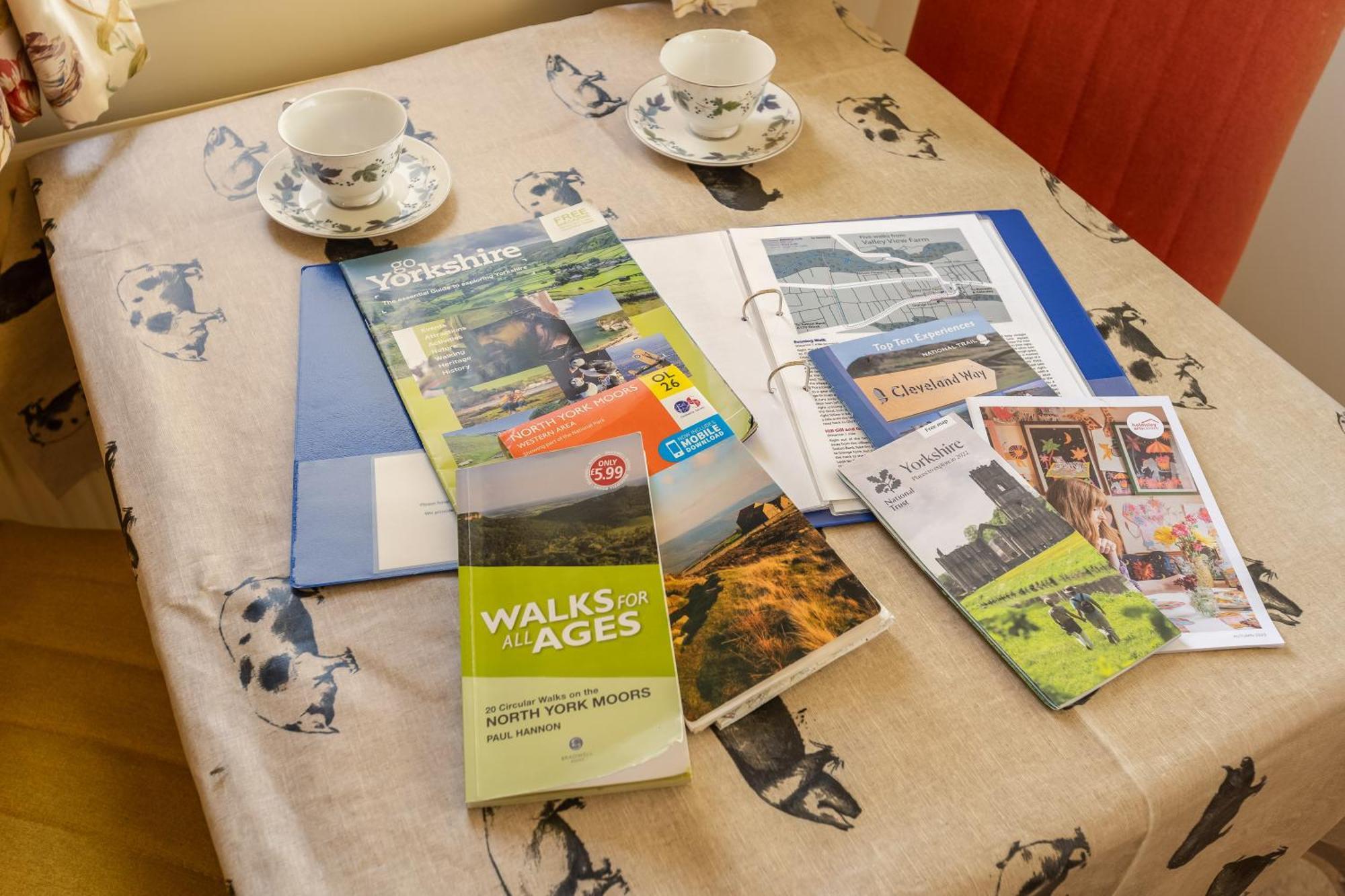 Valley View Farm Holiday Cottages ヘルムスリー エクステリア 写真